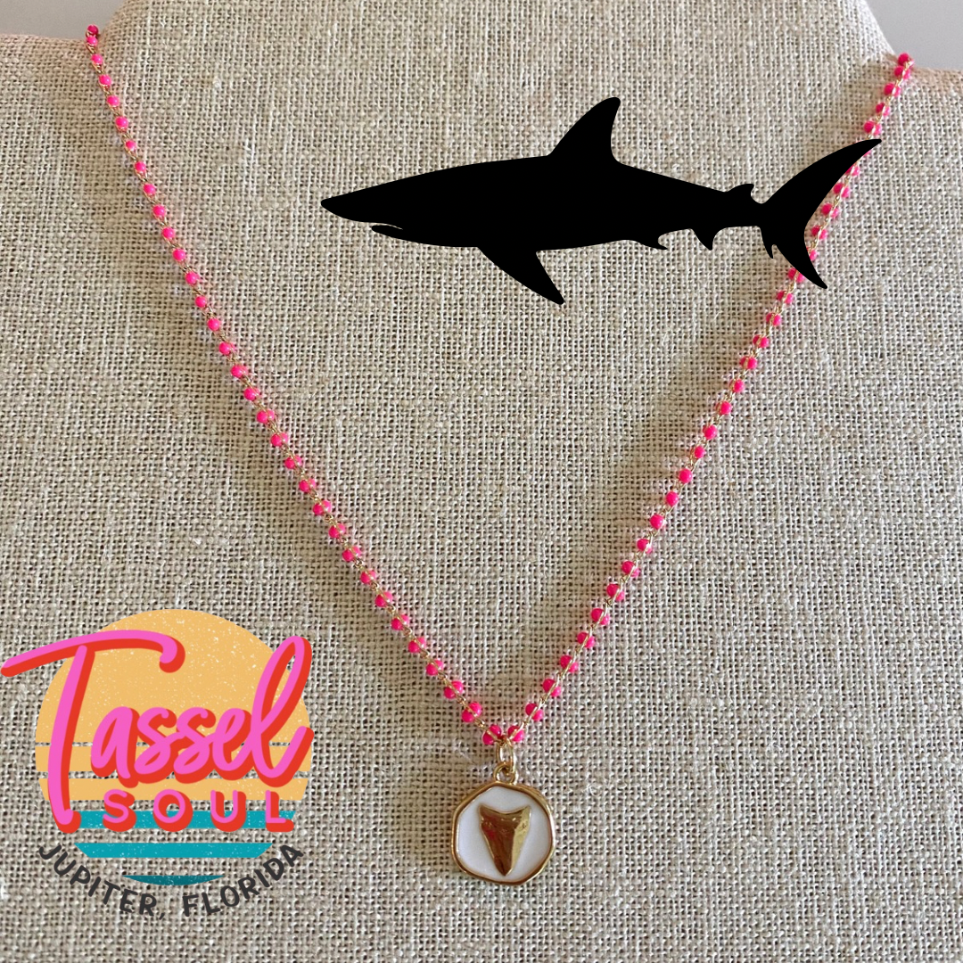 Shark Tooth Dot Chain - Hot Pink